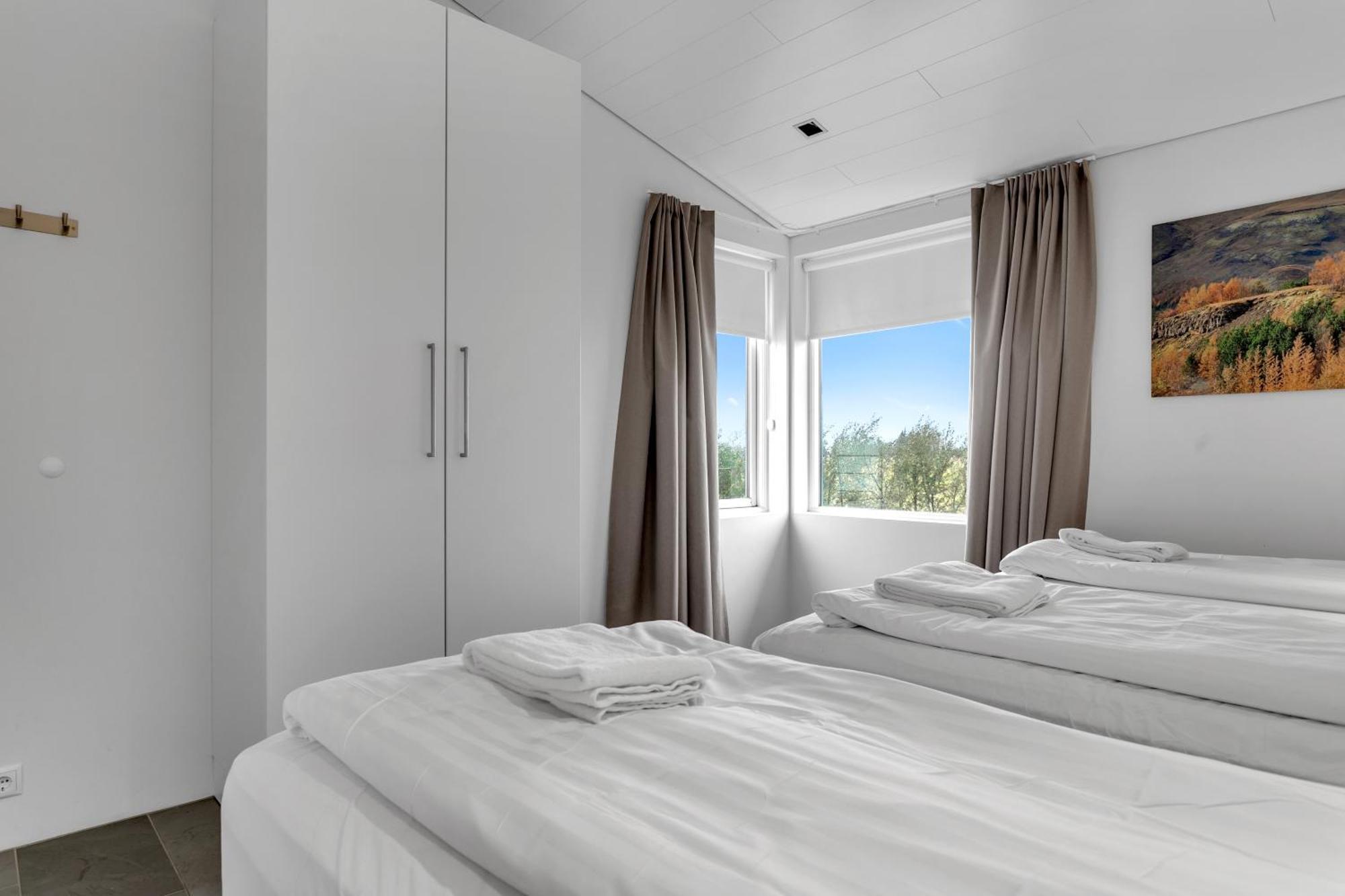 Luxury Villa With River View Laugaras Exteriör bild