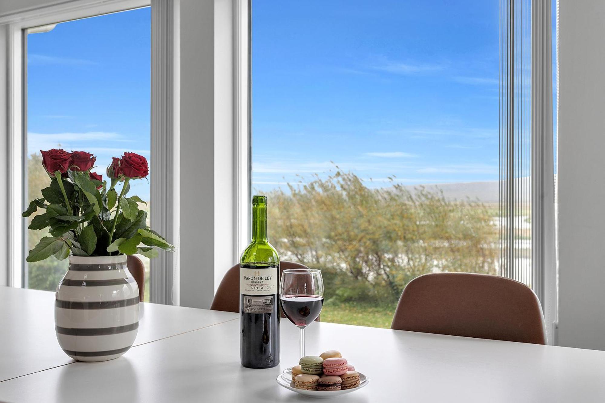 Luxury Villa With River View Laugaras Exteriör bild