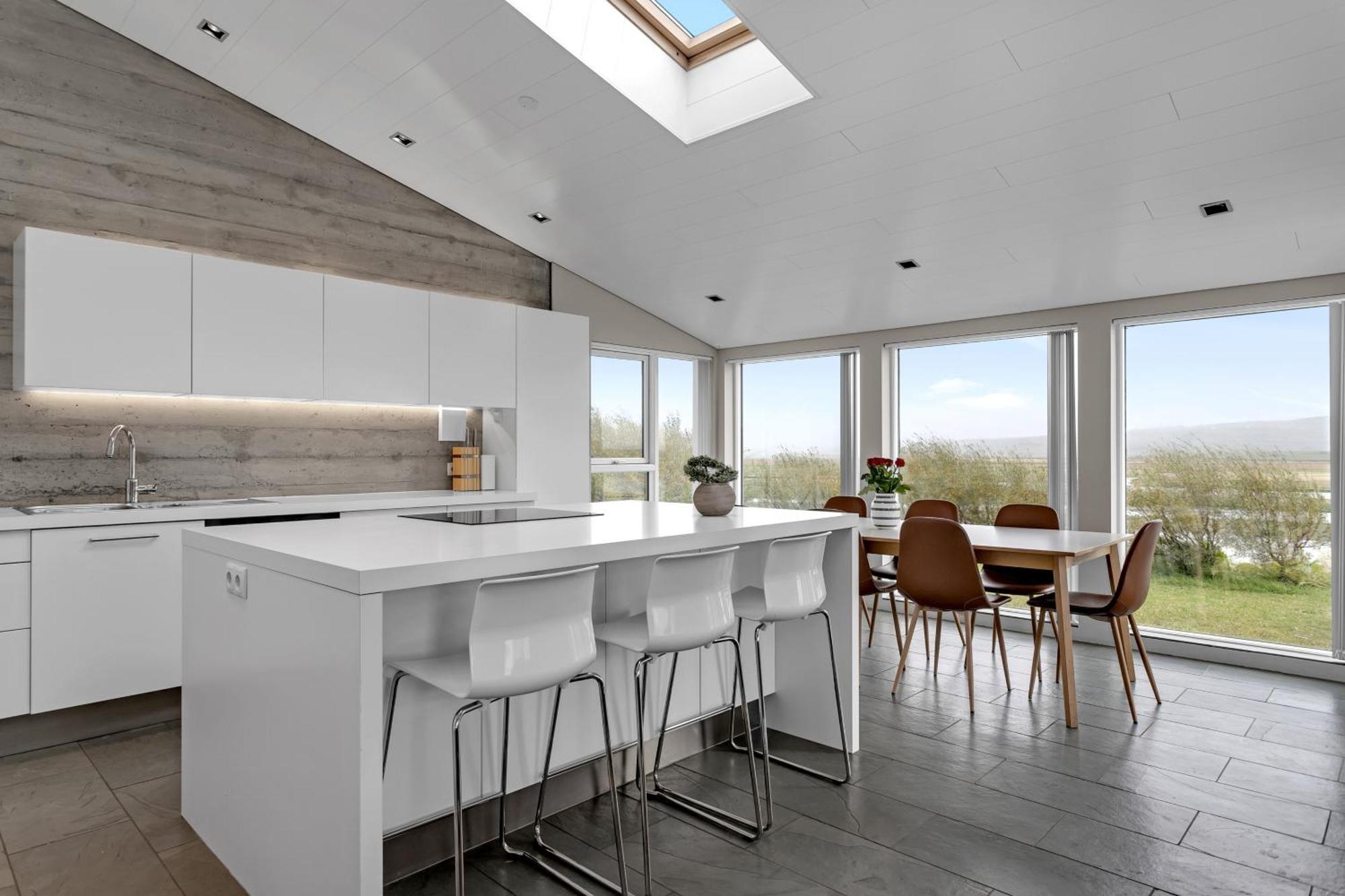 Luxury Villa With River View Laugaras Exteriör bild