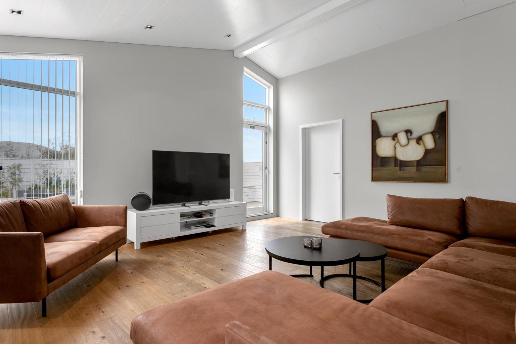 Luxury Villa With River View Laugaras Exteriör bild